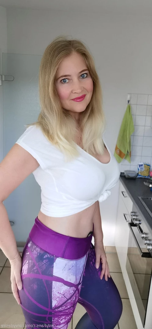 Masked Curvy Goddess [ maskedcurvygoddess ] Onlyfans leaked photo 12770645 on Hotleaks.tv