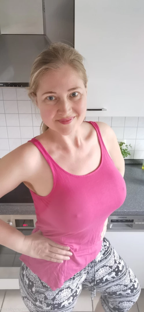 Masked Curvy Goddess [ maskedcurvygoddess ] Onlyfans leaked photo 12771480 on Hotleaks.tv
