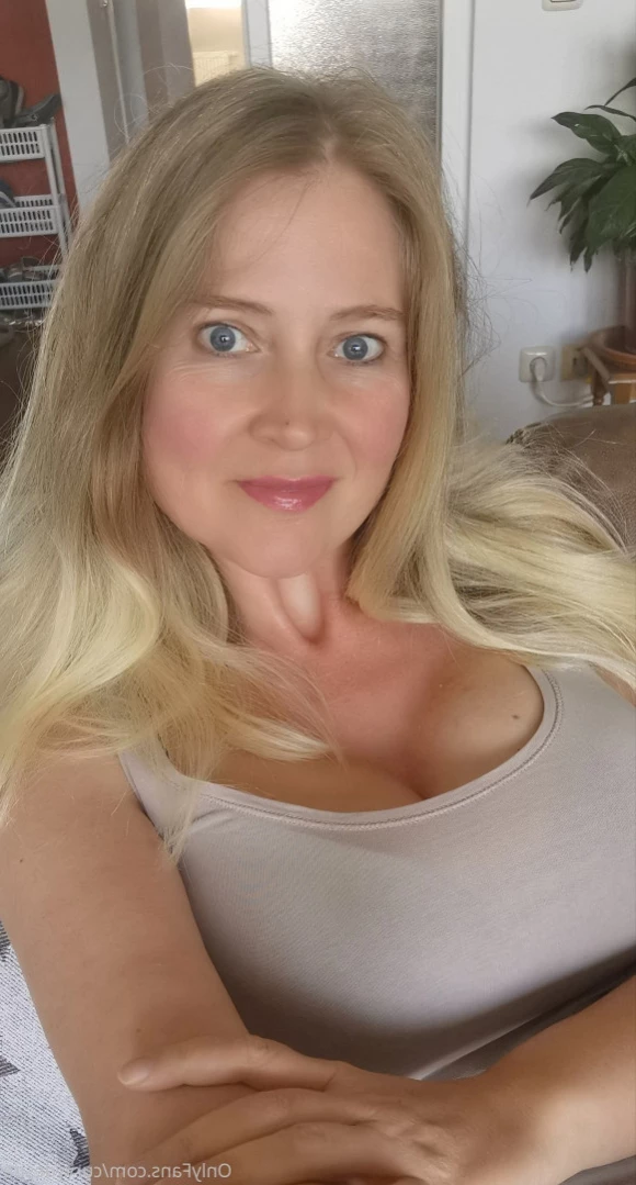 Masked Curvy Goddess [ maskedcurvygoddess ] Onlyfans leaked photo 13548427 on Hotleaks.tv