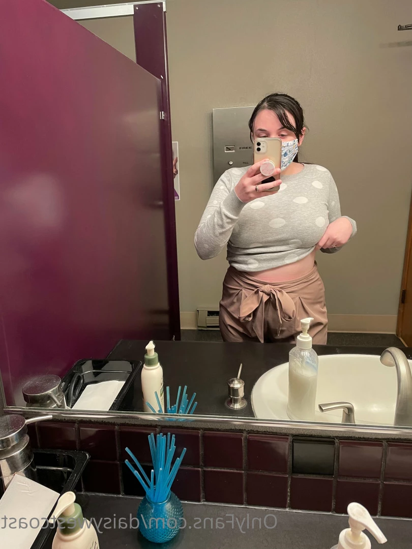 daisy 🌼 NO new content after January 1st [ daisywestcoast ] Onlyfans leaked photo 9100595 on Hotleaks.tv