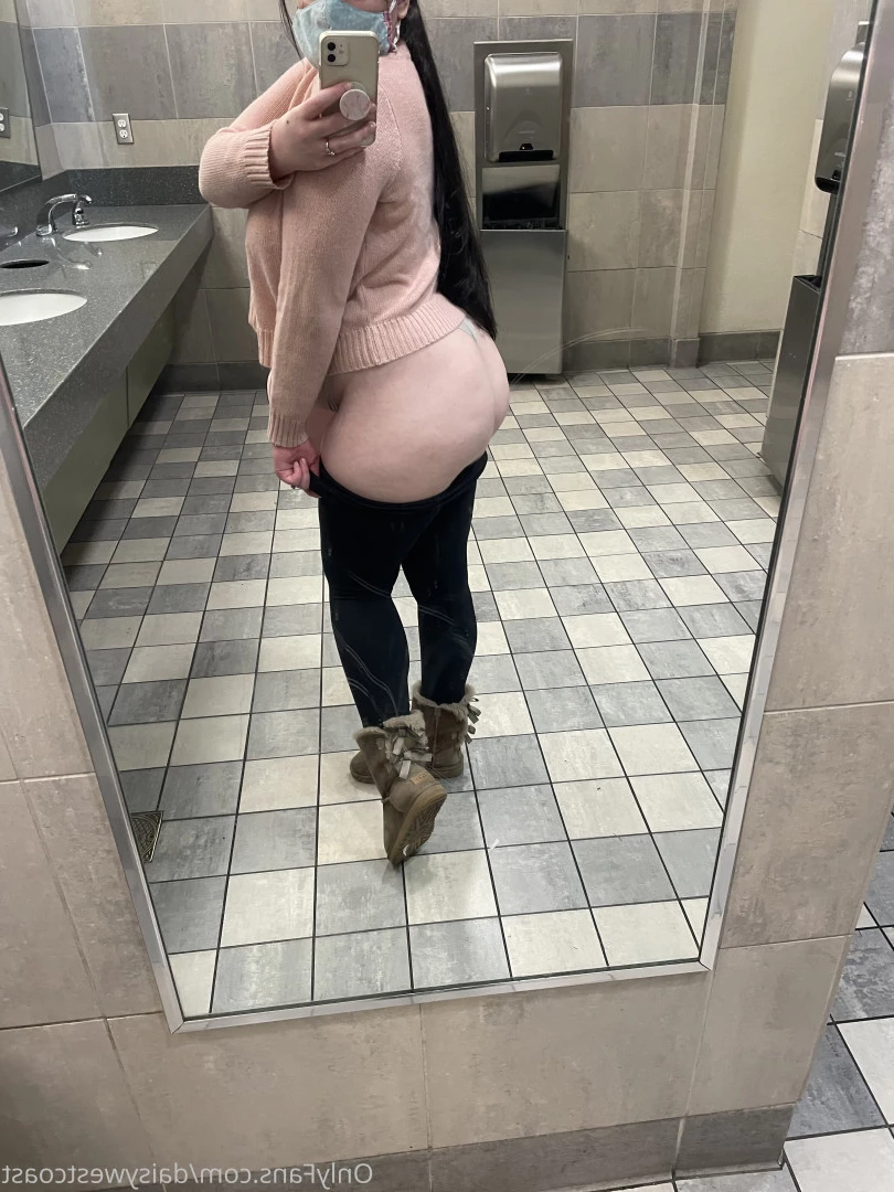 daisy 🌼 NO new content after January 1st [ daisywestcoast ] Onlyfans leaked photo 9102228 on Hotleaks.tv