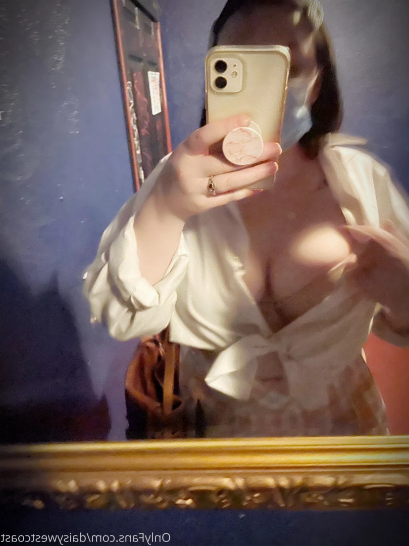 daisy 🌼 NO new content after January 1st [ daisywestcoast ] Onlyfans leaked photo 9107582 on Hotleaks.tv