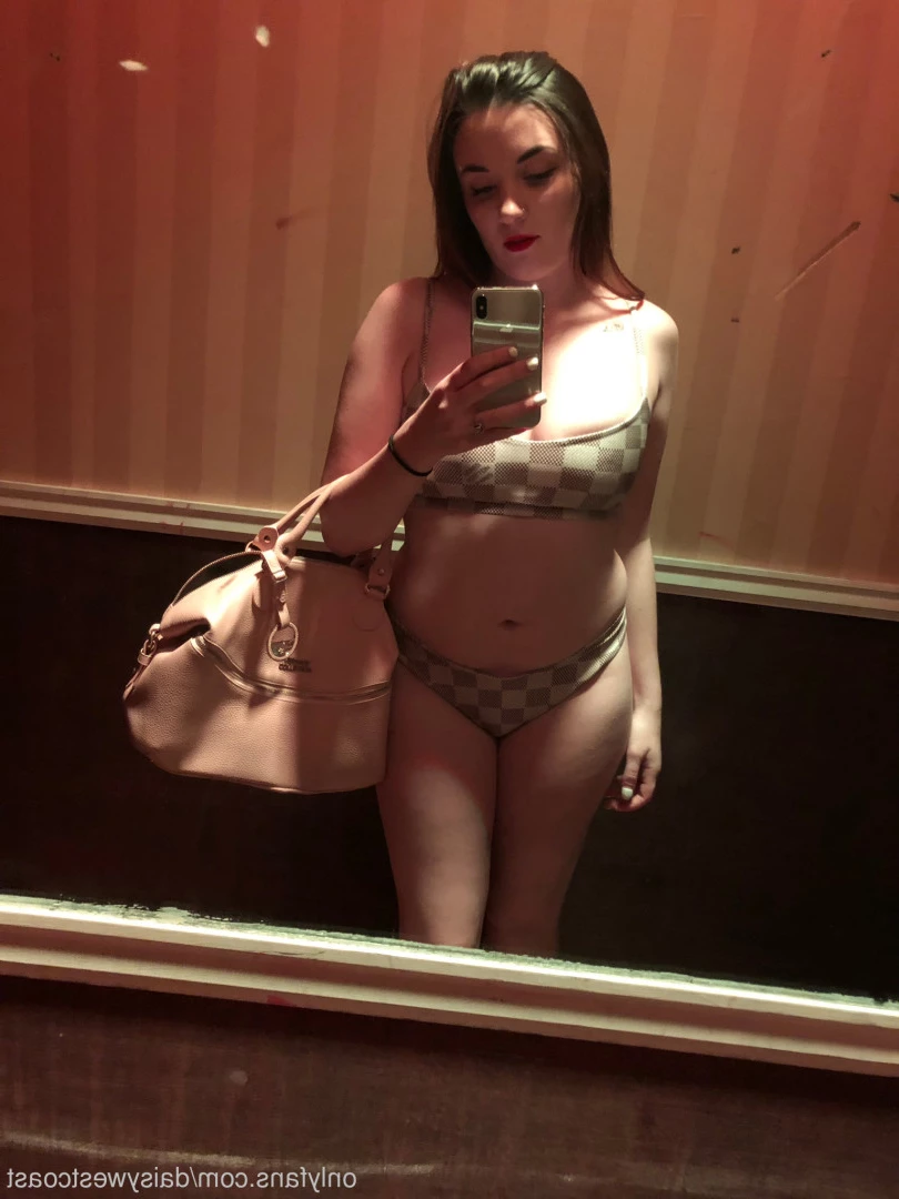 daisy 🌼 NO new content after January 1st [ daisywestcoast ] Onlyfans leaked photo 9108302 on Hotleaks.tv