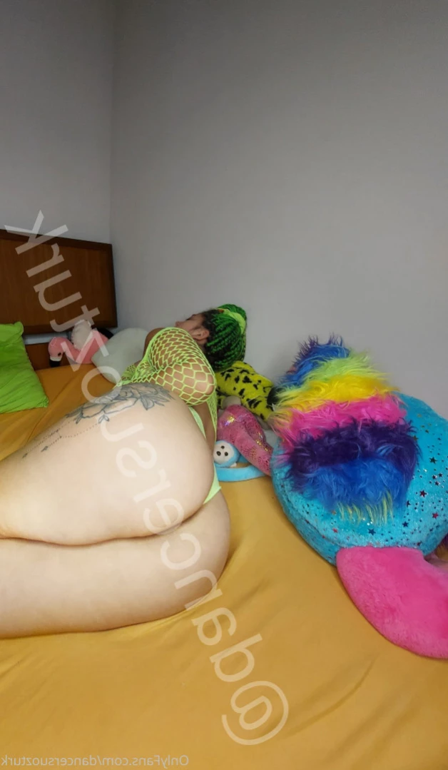 Su Öztürk [ dancersuozturk ] Onlyfans leaked photo 14150348 on Hotleaks.tv