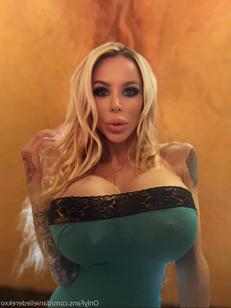 Danielle Derek [ daniellederekxo ] Onlyfans leaked photo 8682543 on Hotleaks.tv