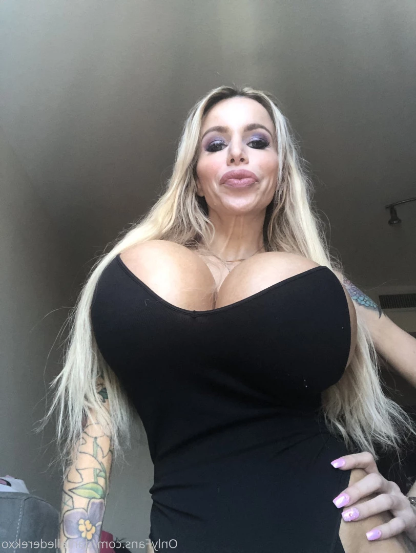 Danielle Derek [ daniellederekxo ] Onlyfans leaked photo 8701265 on Hotleaks.tv