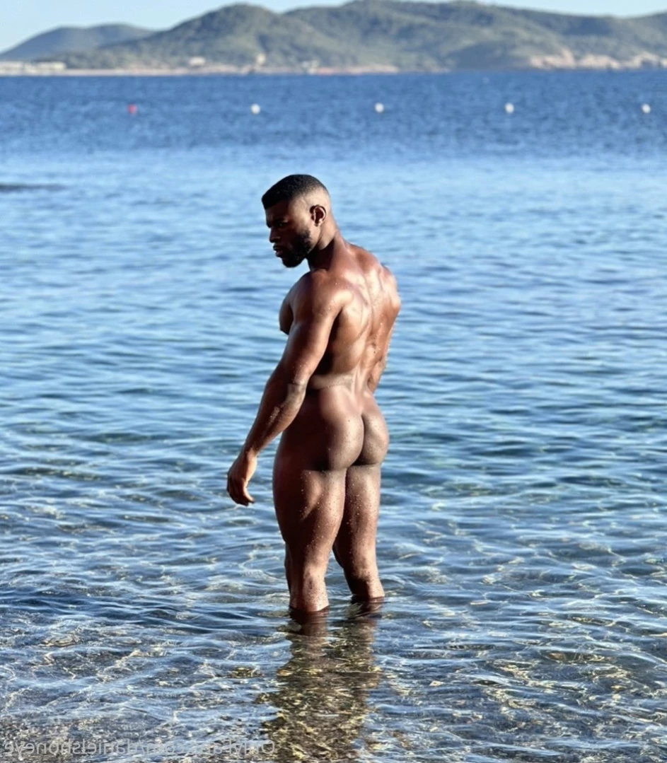 Daniel Shoneye [ danielshoneye ] Onlyfans leaked photo 12664582 on Hotleaks.tv