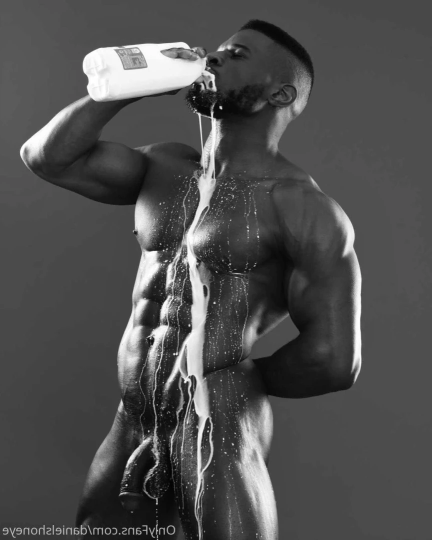 Daniel Shoneye [ danielshoneye ] Onlyfans leaked photo 13696743 on Hotleaks.tv
