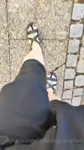 10438325
