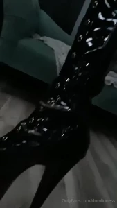 10436568