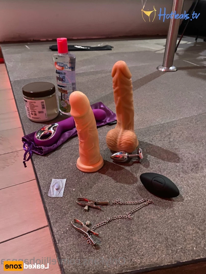 VIDEOCALLS AND CUSTOMS TODAY 🖤 [ ellijohannaa ] Onlyfans leaked photo 14740880 on Hotleaks.tv