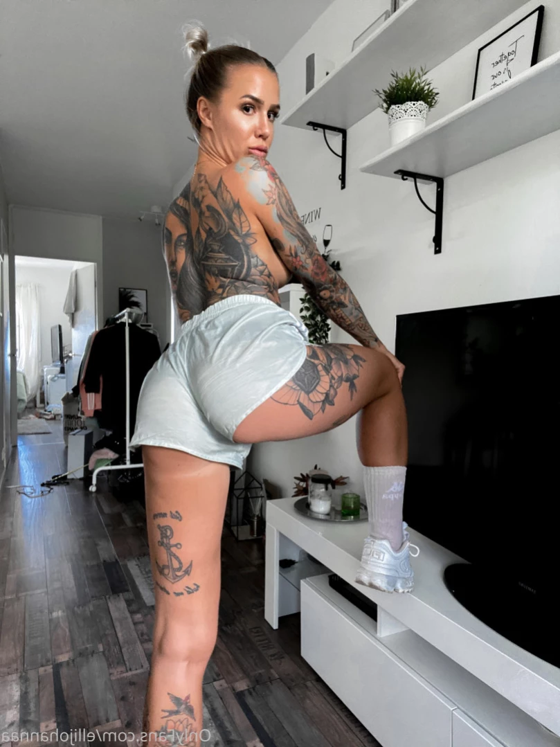 VIDEOCALLS AND CUSTOMS TODAY 🖤 [ ellijohannaa ] Onlyfans leaked photo 15230455 on Hotleaks.tv