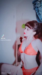 EmeryEverest (PaleLikeIce) [ emeryeverest ] Onlyfans leaked video 10429466 on Hotleaks.tv