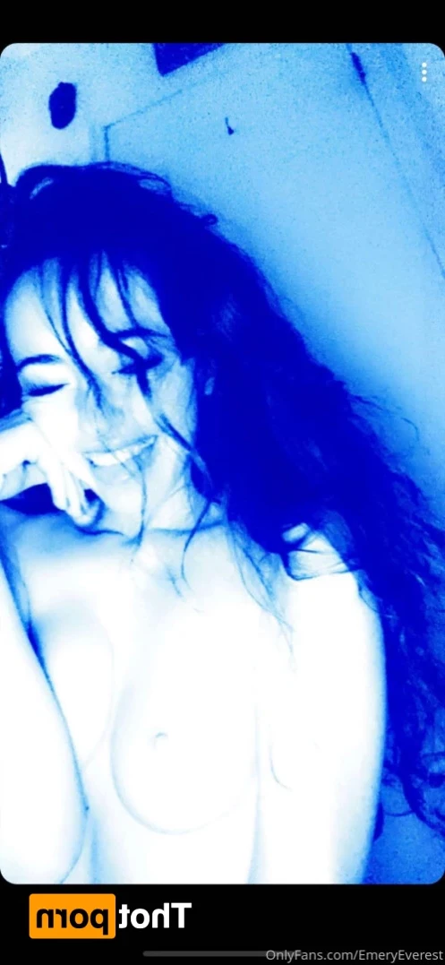 EmeryEverest (PaleLikeIce) [ emeryeverest ] Onlyfans leaked photo 10942207 on Hotleaks.tv