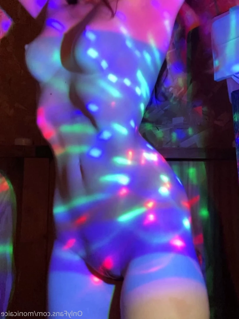 EmeryEverest (PaleLikeIce) [ emeryeverest ] Onlyfans leaked photo 10954549 on Hotleaks.tv