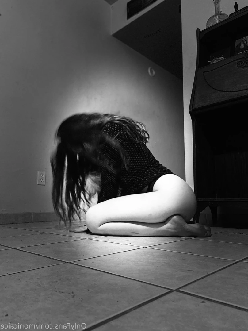 EmeryEverest (PaleLikeIce) [ emeryeverest ] Onlyfans leaked photo 12095263 on Hotleaks.tv