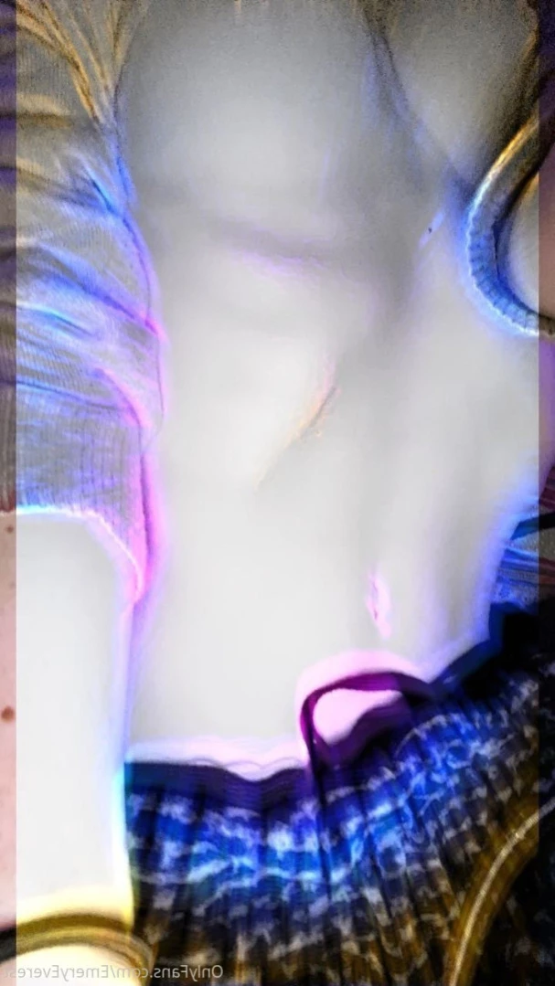 EmeryEverest (PaleLikeIce) [ emeryeverest ] Onlyfans leaked photo 12204885 on Hotleaks.tv