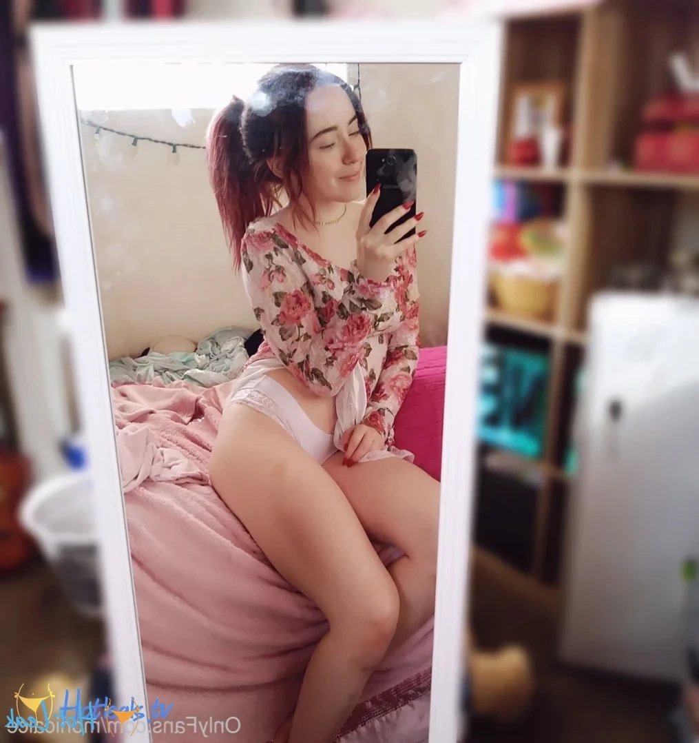 EmeryEverest (PaleLikeIce) [ emeryeverest ] Onlyfans leaked photo 12210911 on Hotleaks.tv
