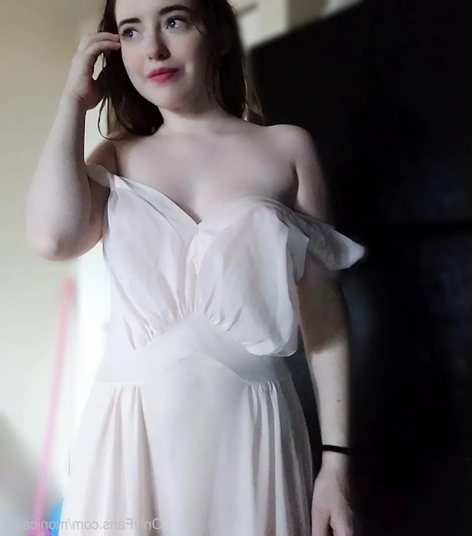 EmeryEverest (PaleLikeIce) [ emeryeverest ] Onlyfans leaked photo 12319901 on Hotleaks.tv
