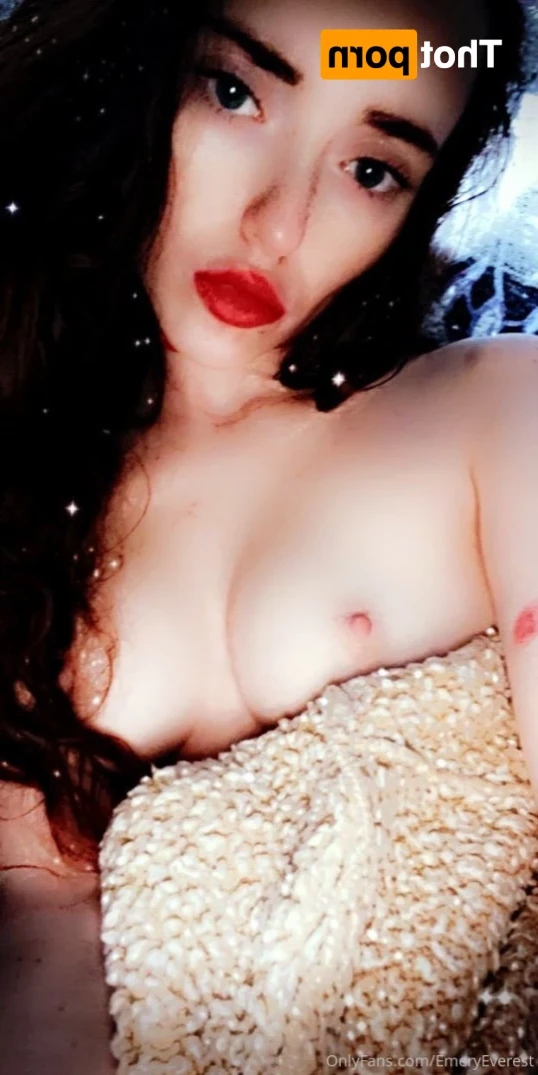 EmeryEverest (PaleLikeIce) [ emeryeverest ] Onlyfans leaked photo 12502503 on Hotleaks.tv