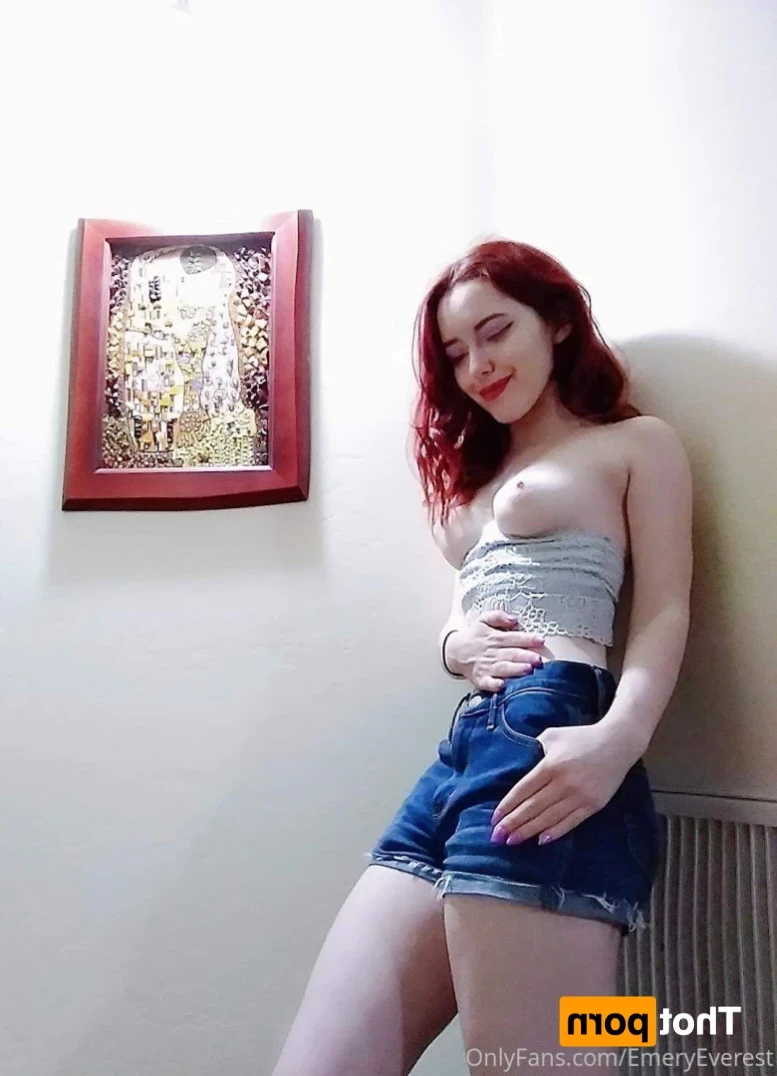 EmeryEverest (PaleLikeIce) [ emeryeverest ] Onlyfans leaked photo 12894118 on Hotleaks.tv