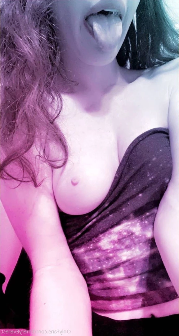 EmeryEverest (PaleLikeIce) [ emeryeverest ] Onlyfans leaked photo 13532977 on Hotleaks.tv