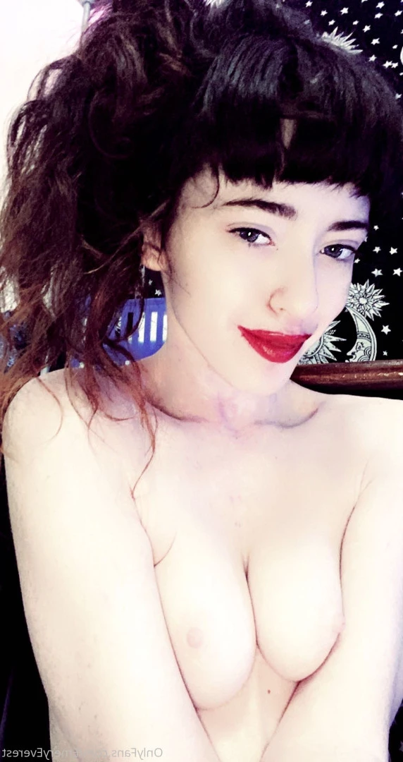 EmeryEverest (PaleLikeIce) [ emeryeverest ] Onlyfans leaked photo 13954787 on Hotleaks.tv