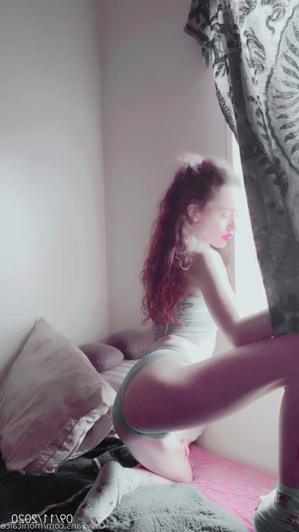 EmeryEverest (PaleLikeIce) [ emeryeverest ] Onlyfans leaked photo 14005379 on Hotleaks.tv