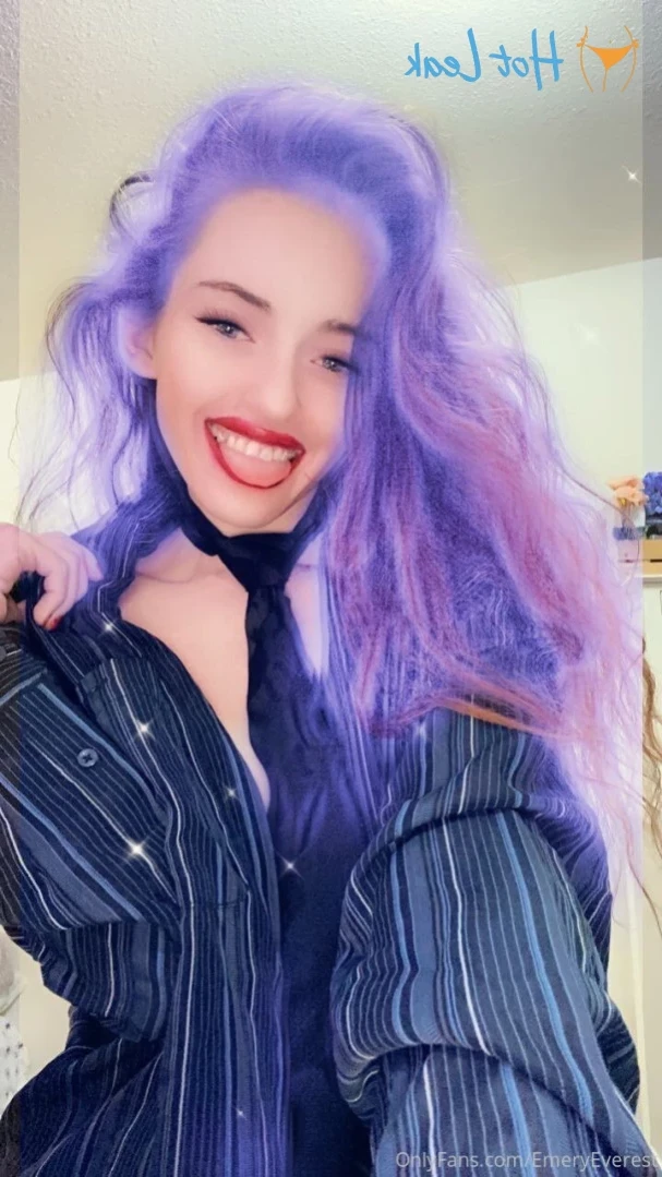 EmeryEverest (PaleLikeIce) [ emeryeverest ] Onlyfans leaked photo 14242649 on Hotleaks.tv