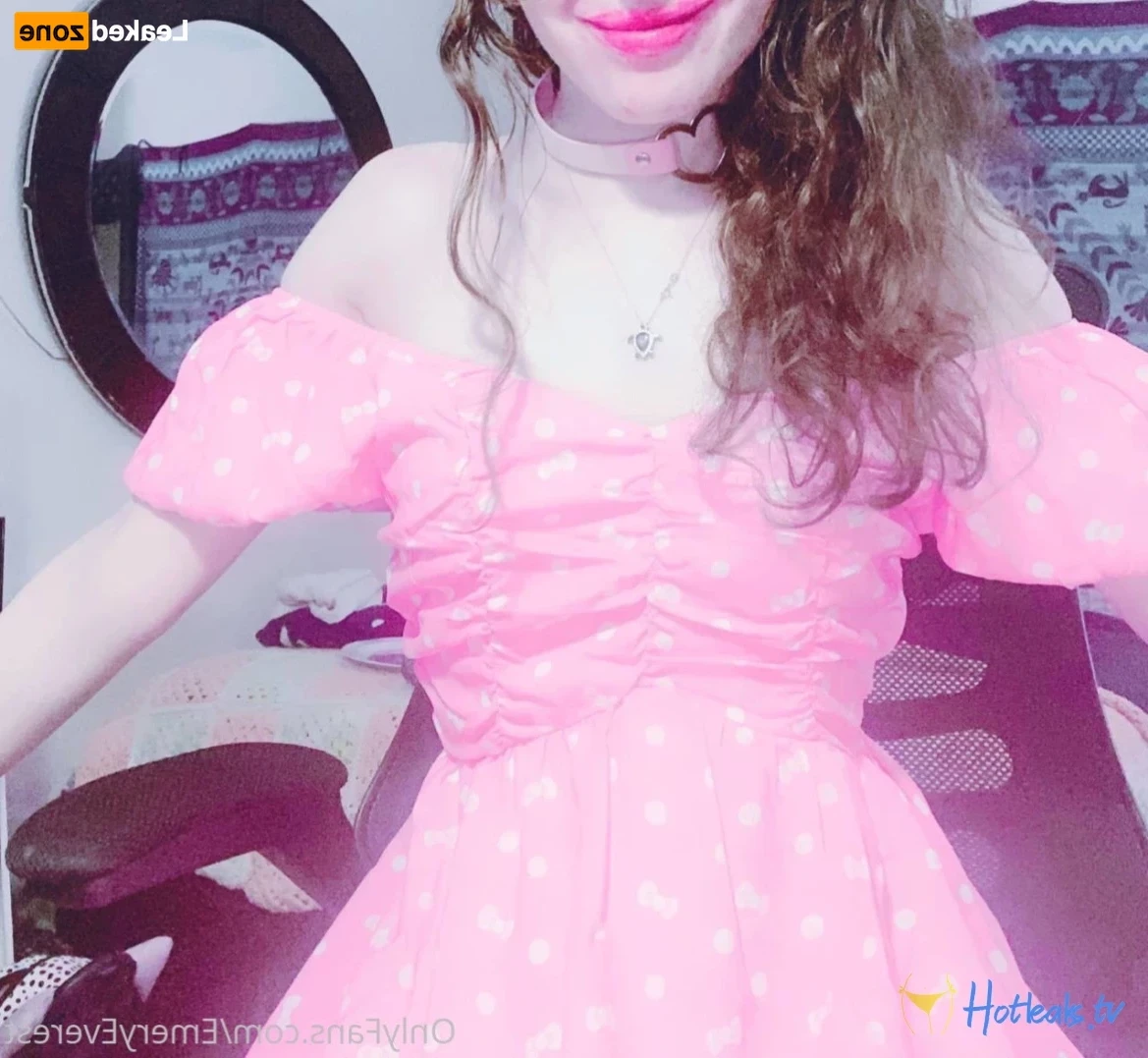 EmeryEverest (PaleLikeIce) [ emeryeverest ] Onlyfans leaked photo 14244965 on Hotleaks.tv