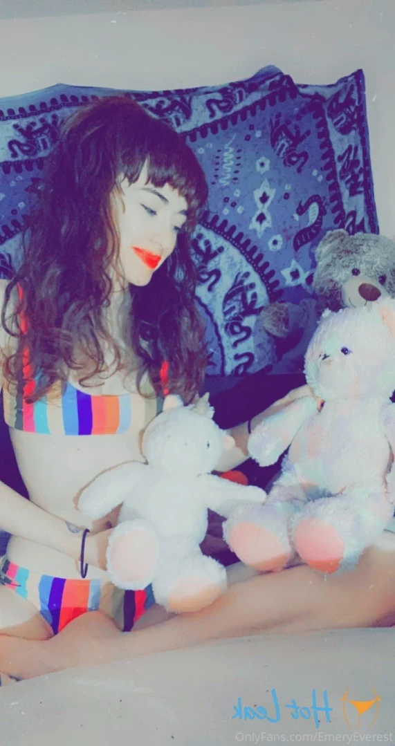 EmeryEverest (PaleLikeIce) [ emeryeverest ] Onlyfans leaked photo 14245509 on Hotleaks.tv