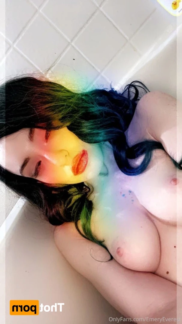 EmeryEverest (PaleLikeIce) [ emeryeverest ] Onlyfans leaked photo 14245706 on Hotleaks.tv