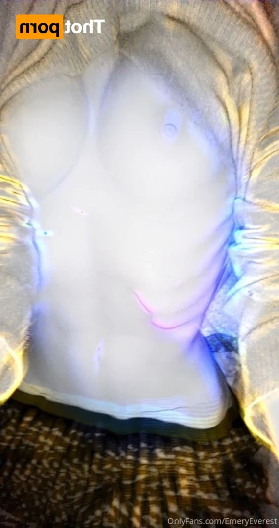 EmeryEverest (PaleLikeIce) [ emeryeverest ] Onlyfans leaked photo 14249547 on Hotleaks.tv