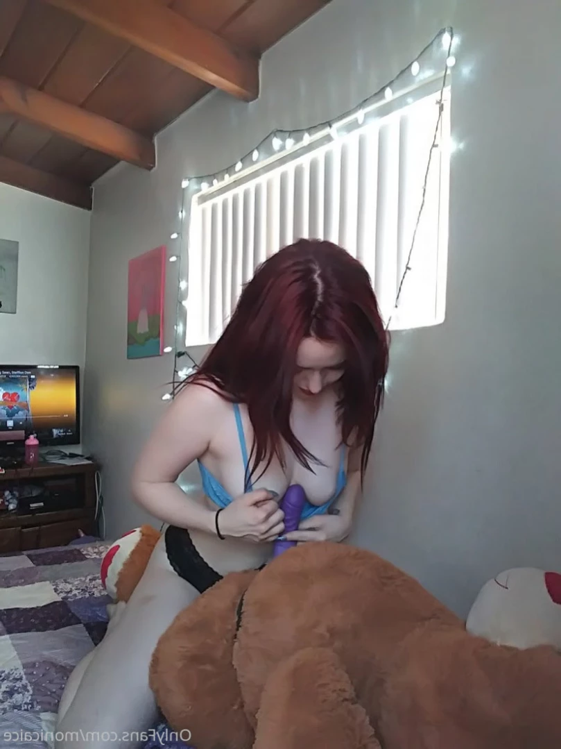 EmeryEverest (PaleLikeIce) [ emeryeverest ] Onlyfans leaked photo 14250498 on Hotleaks.tv