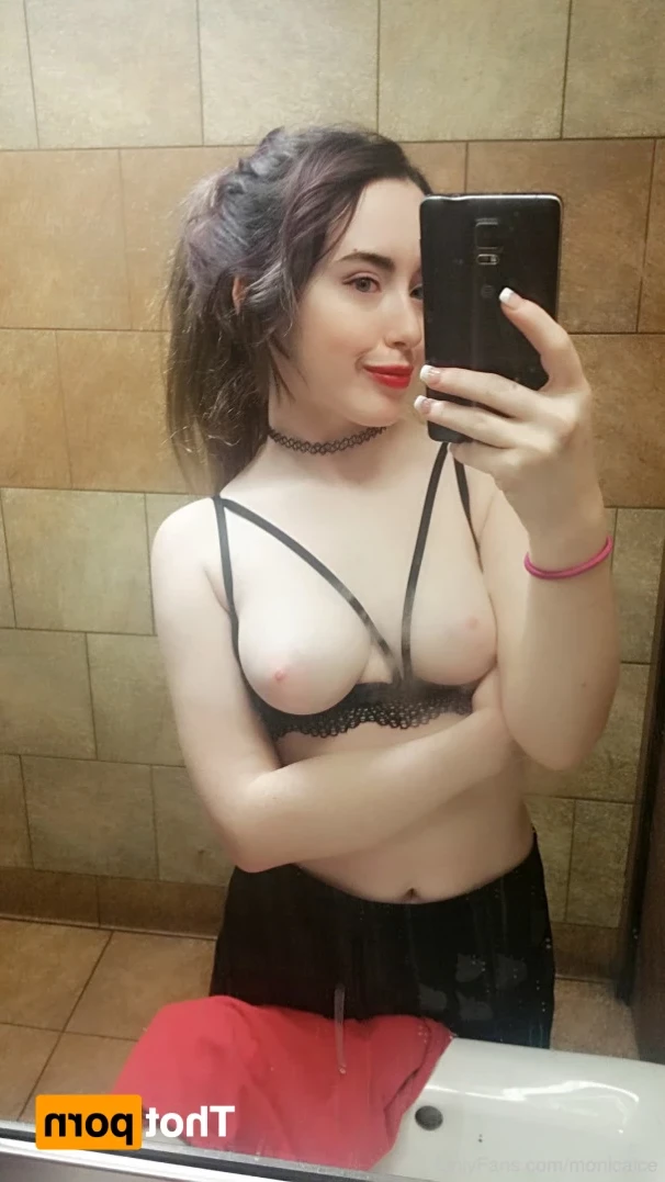 EmeryEverest (PaleLikeIce) [ emeryeverest ] Onlyfans leaked photo 14250506 on Hotleaks.tv