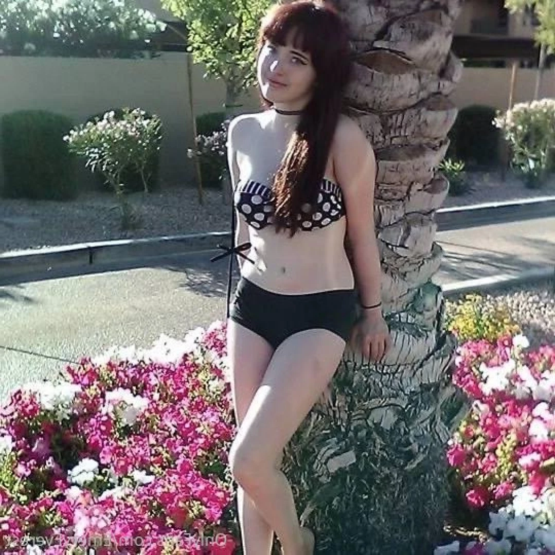 EmeryEverest (PaleLikeIce) [ emeryeverest ] Onlyfans leaked photo 14250809 on Hotleaks.tv
