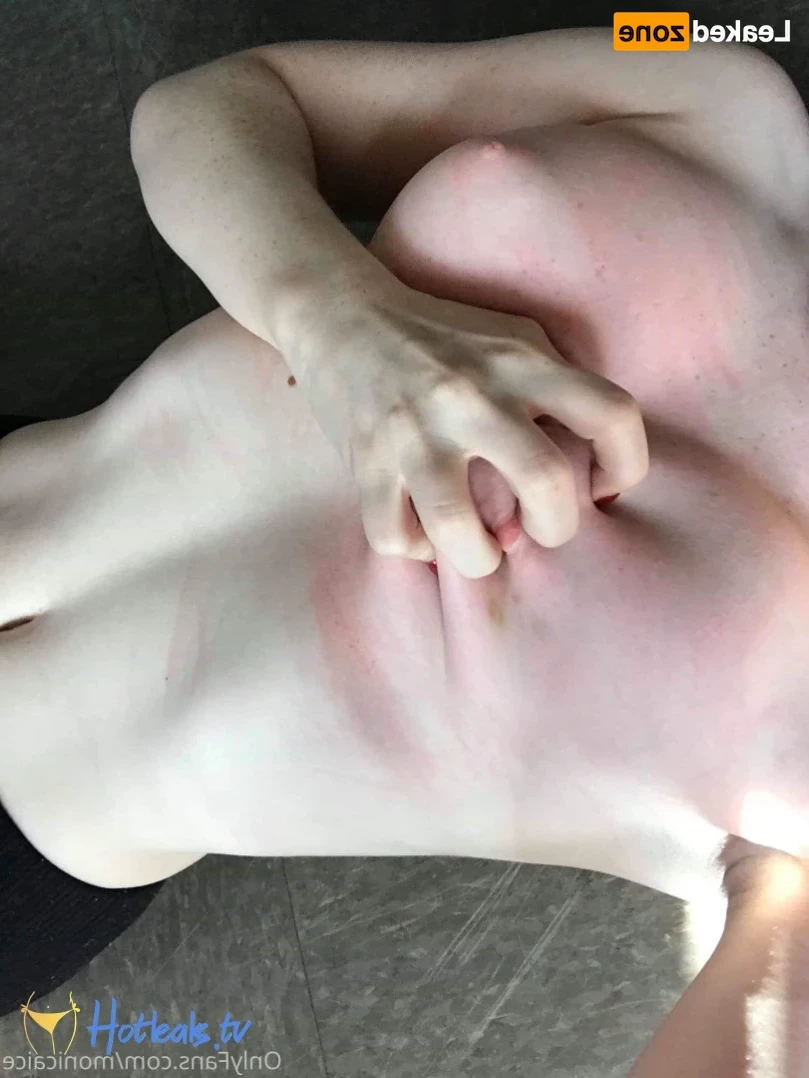 EmeryEverest (PaleLikeIce) [ emeryeverest ] Onlyfans leaked photo 14251635 on Hotleaks.tv
