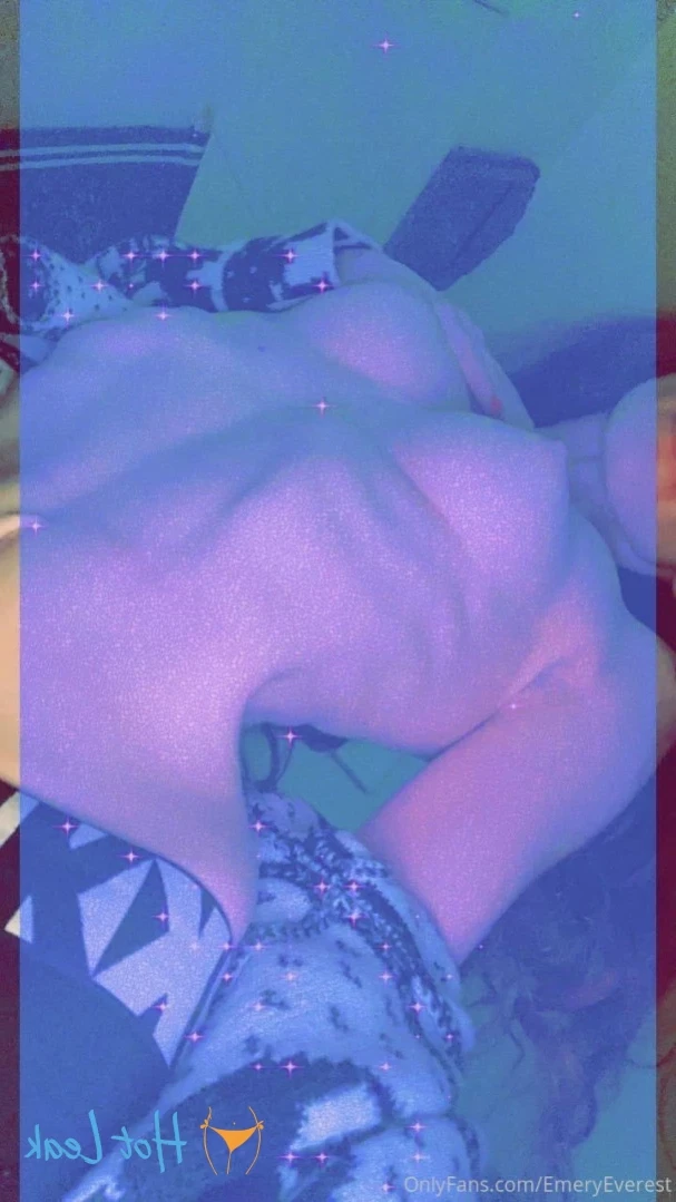 EmeryEverest (PaleLikeIce) [ emeryeverest ] Onlyfans leaked photo 14256621 on Hotleaks.tv