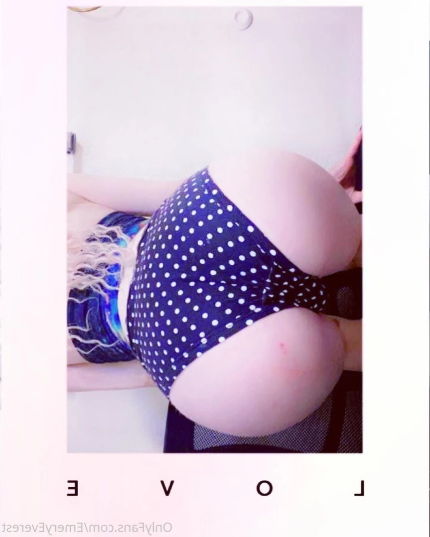 EmeryEverest (PaleLikeIce) [ emeryeverest ] Onlyfans leaked photo 14256724 on Hotleaks.tv