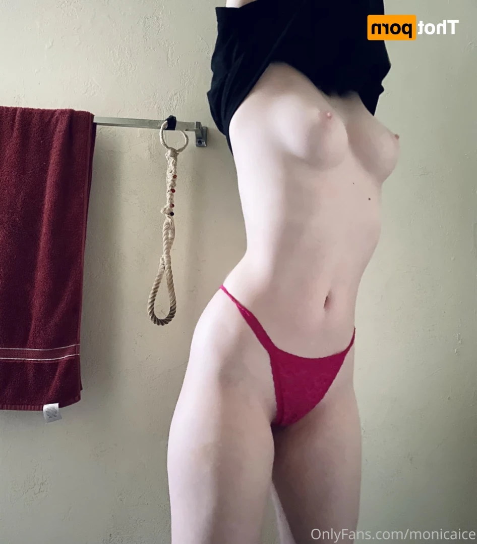 EmeryEverest (PaleLikeIce) [ emeryeverest ] Onlyfans leaked photo 14256737 on Hotleaks.tv