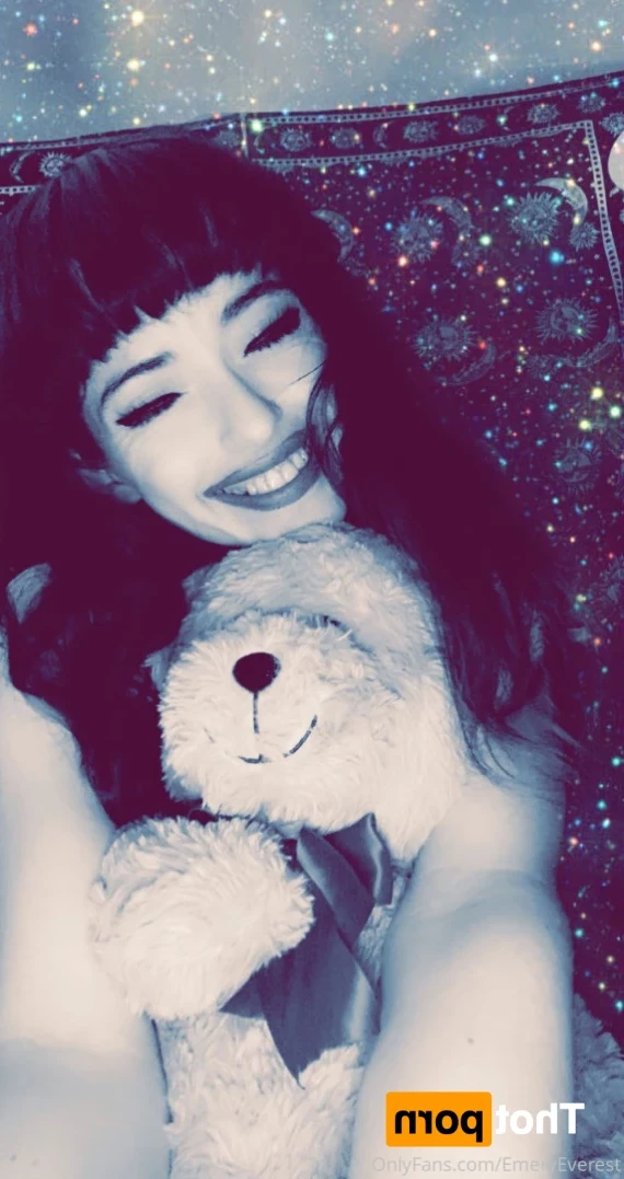 EmeryEverest (PaleLikeIce) [ emeryeverest ] Onlyfans leaked photo 15922206 on Hotleaks.tv