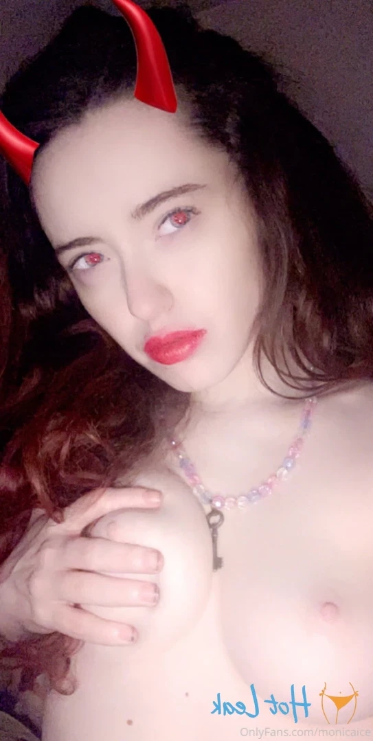 EmeryEverest (PaleLikeIce) [ emeryeverest ] Onlyfans leaked photo 15981909 on Hotleaks.tv