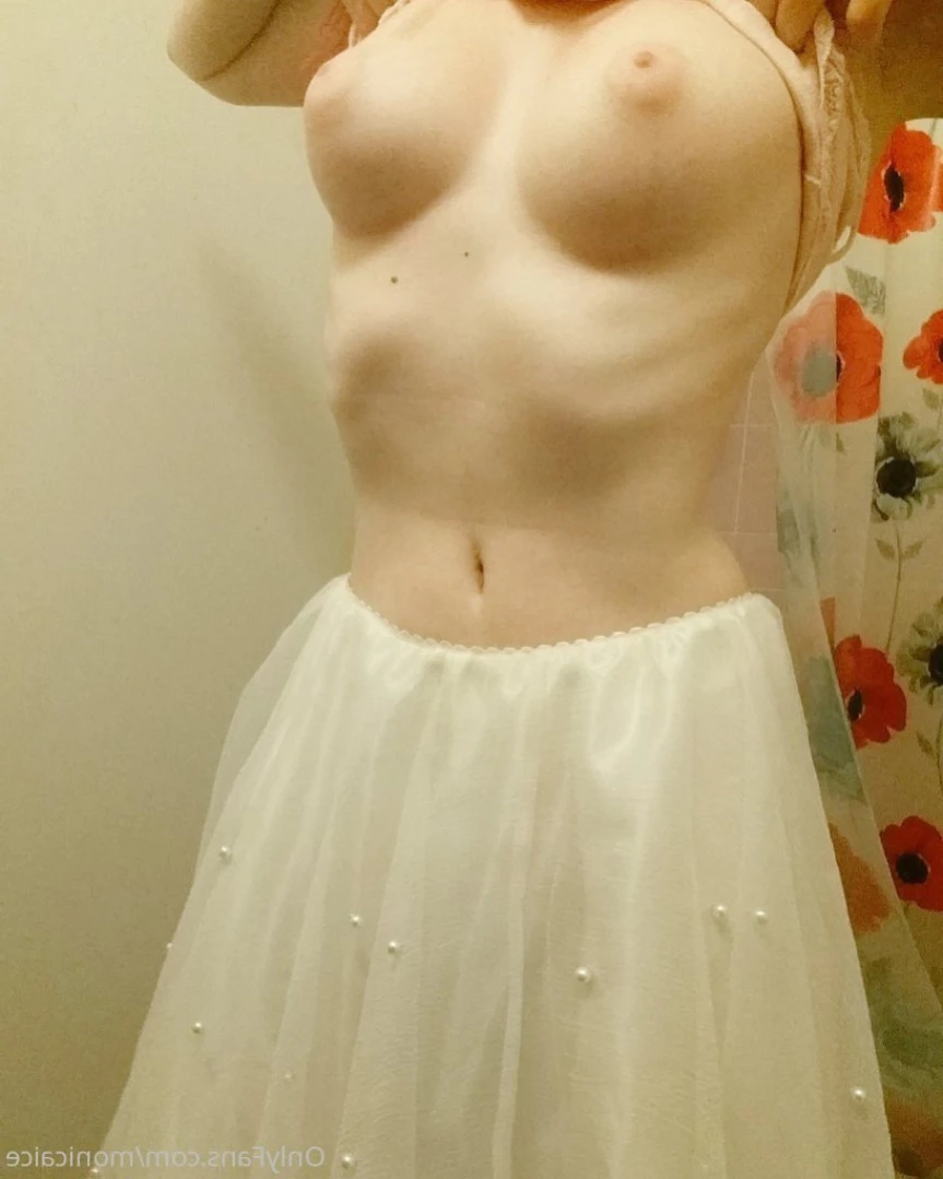 EmeryEverest (PaleLikeIce) [ emeryeverest ] Onlyfans leaked photo 15982049 on Hotleaks.tv