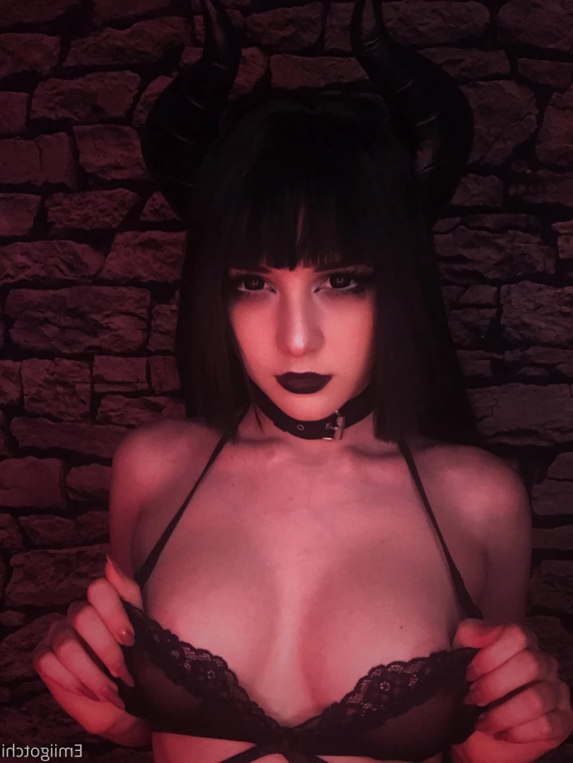 Emi [ emiigotchi ] Onlyfans leaked photo 12720572 on Hotleaks.tv