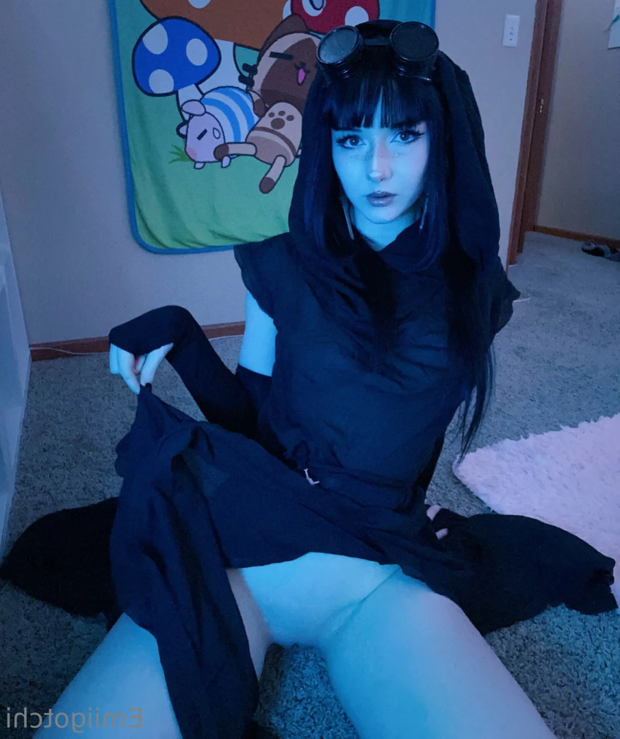 Emi [ emiigotchi ] Onlyfans leaked photo 12722016 on Hotleaks.tv