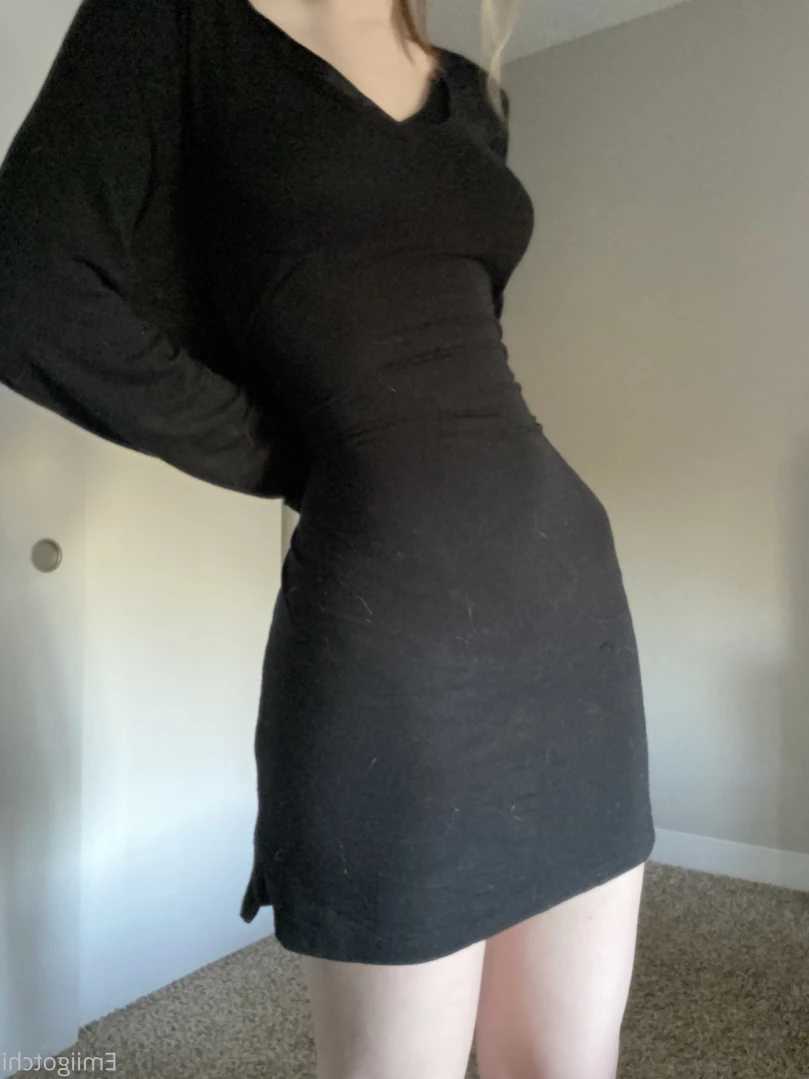 Emi [ emiigotchi ] Onlyfans leaked photo 12722442 on Hotleaks.tv