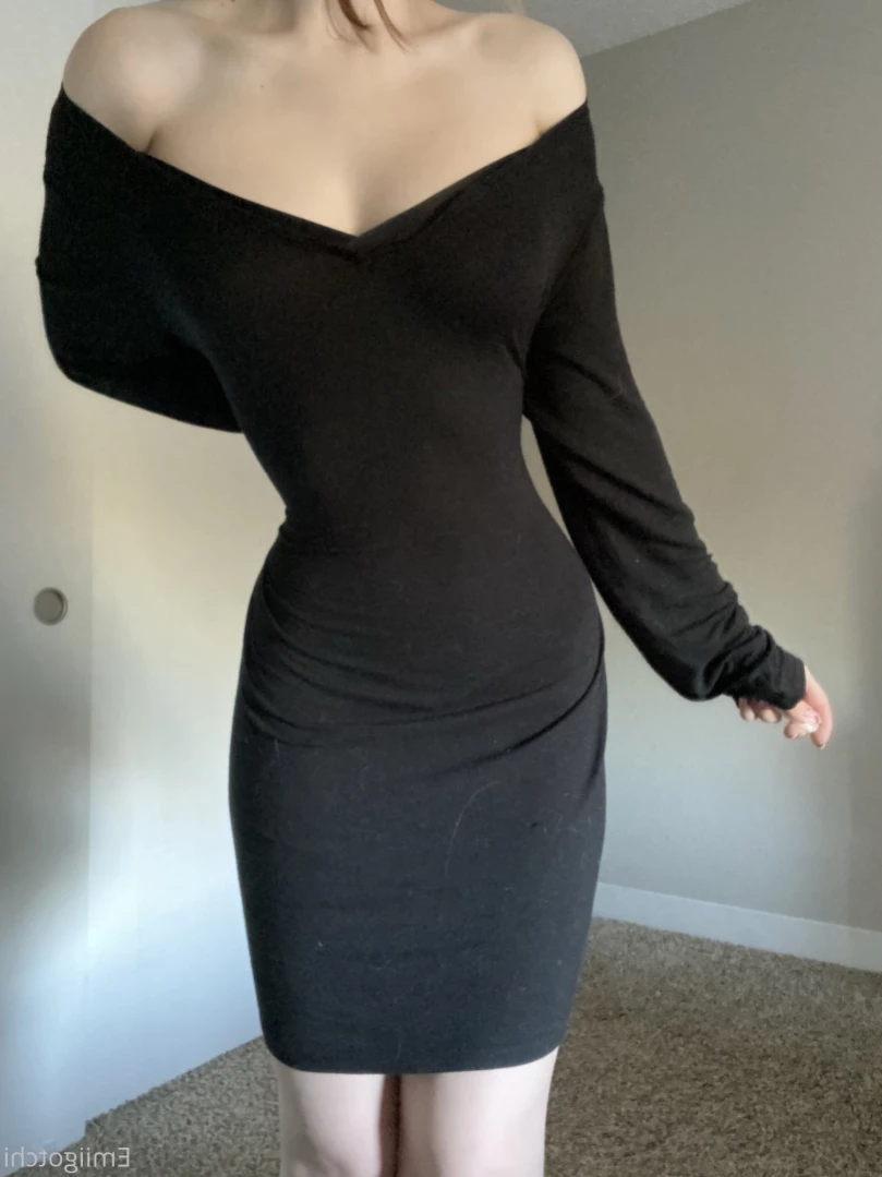 Emi [ emiigotchi ] Onlyfans leaked photo 12725718 on Hotleaks.tv