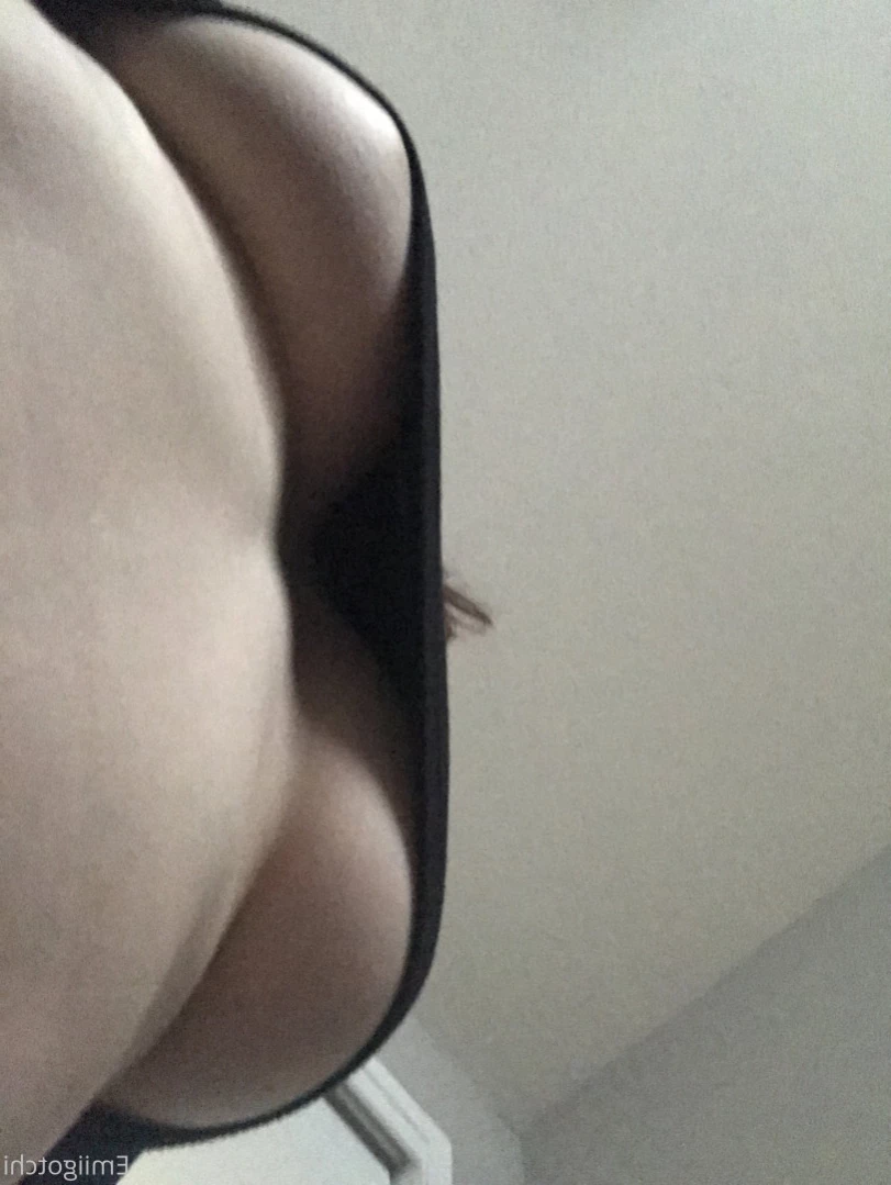 Emi [ emiigotchi ] Onlyfans leaked photo 12726816 on Hotleaks.tv