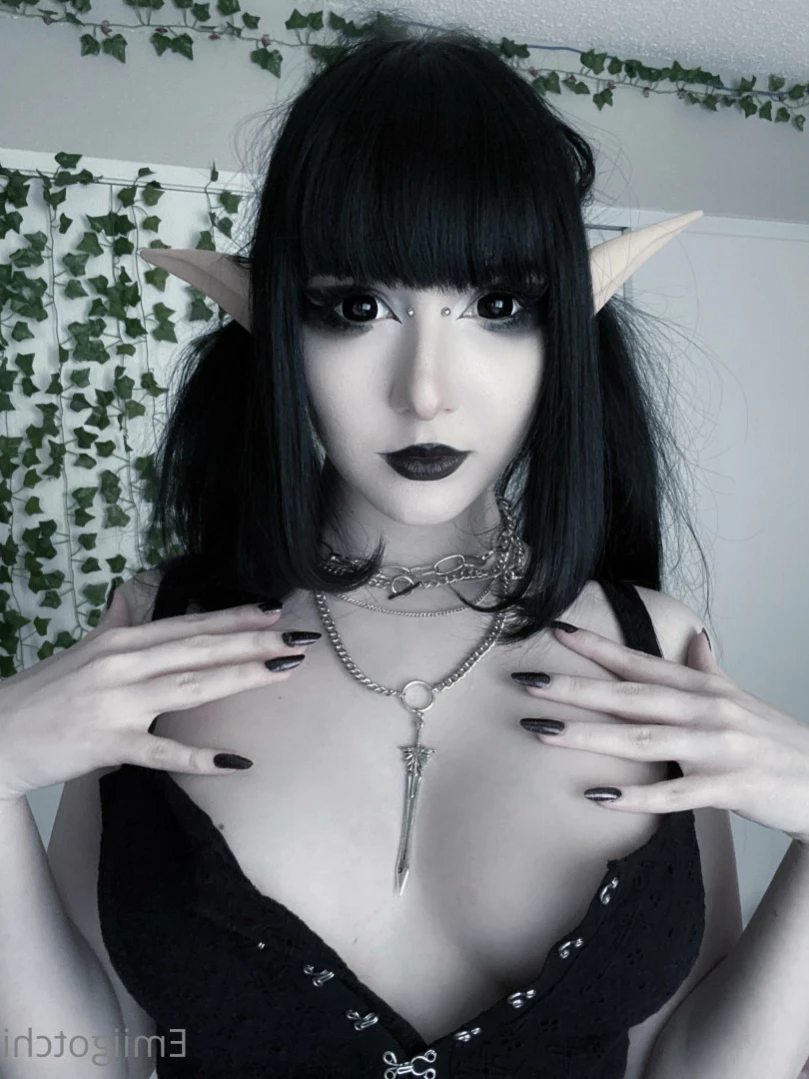 Emi [ emiigotchi ] Onlyfans leaked photo 12727586 on Hotleaks.tv