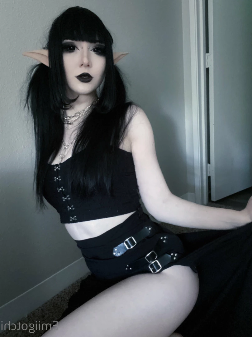 Emi [ emiigotchi ] Onlyfans leaked photo 12728315 on Hotleaks.tv